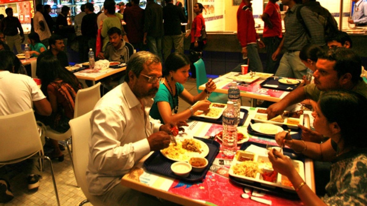 अब होटल में खाना खाने पर नहीं देना होगा सर्विस चार्ज, केंद्र सरकार ने जारी किया आदेश