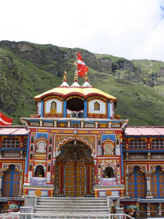 यात्रा करने के लिए भारत के 10 प्रसिद्ध मंदिर
